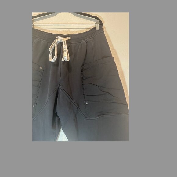 We The Free Cropped Wide-Leg Sweatpants with Utility Pockets – Black, Size XL - Picture 4 of 5